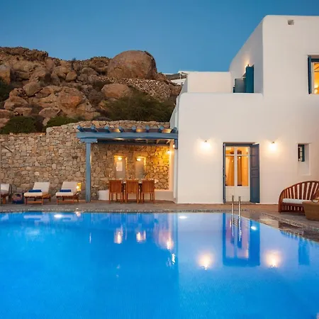 Excellent Mykonos Psarrou Omega 5 Bedrooms Stunning Sea Views Psarrou فيلة Mykonos Town
